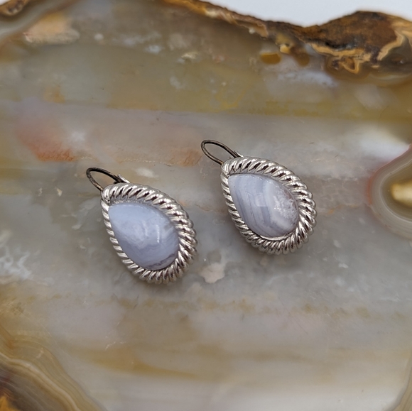 Vintage KJL Kenneth Jay Lane Teardrop Blue Lace Agate Silvertone Rope Earrings - Picture 4 of 6